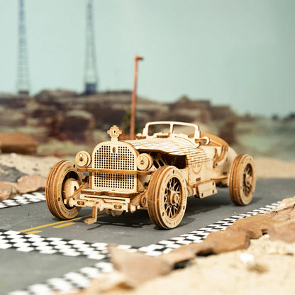 Voiture en bois à assembler, détail des engrenages