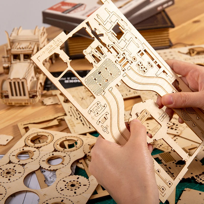 Planches de pièces prédécoupées en bois